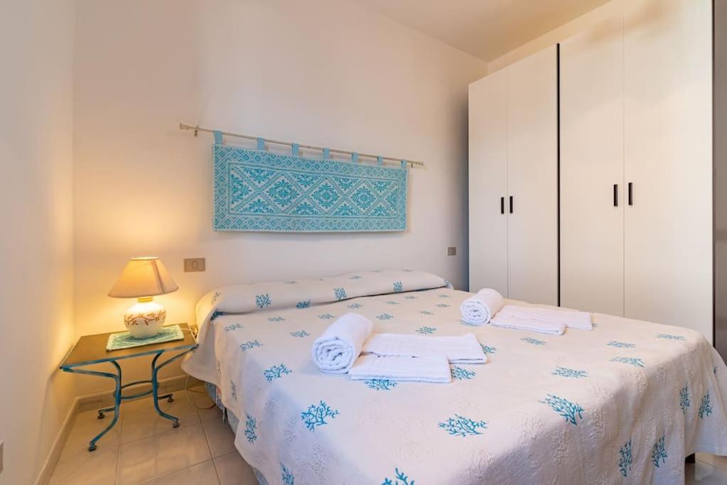 La Lampara - Casa Panoramica 4 Km Dalla Pelosa Stintino Bagian luar foto